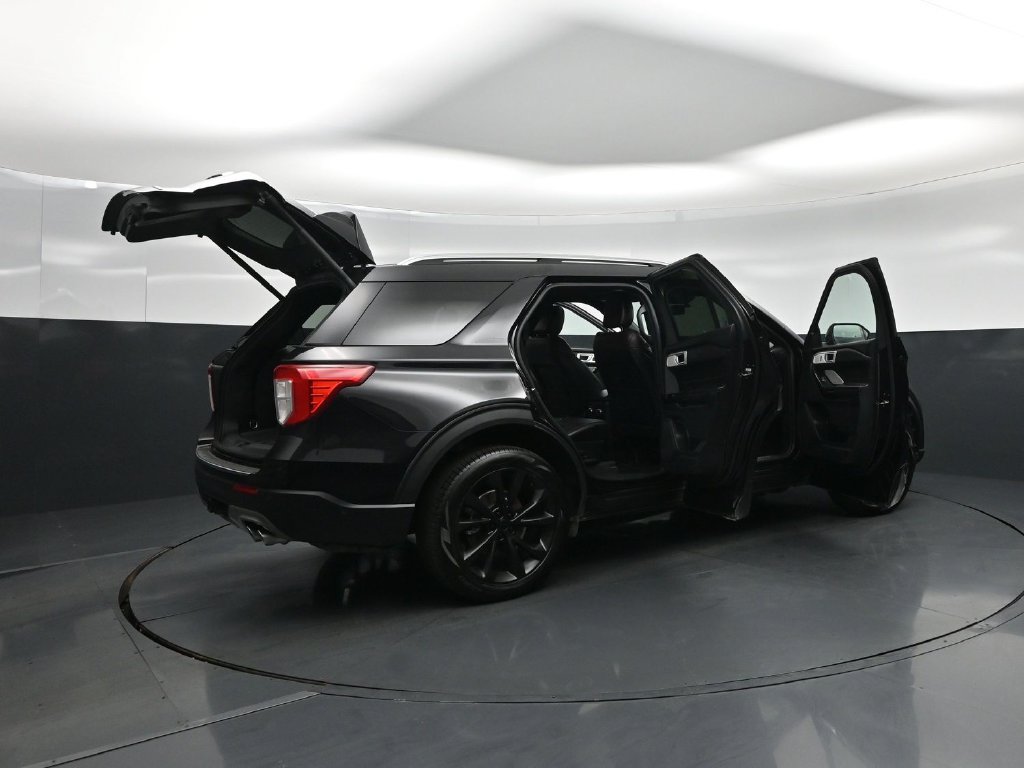 Used 2022 Ford Explorer Platinum w/ Equipment Group 601A AWD/4WD image 6