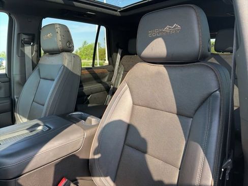 Used 2024 Chevrolet Tahoe High Country AWD/4WD image 16