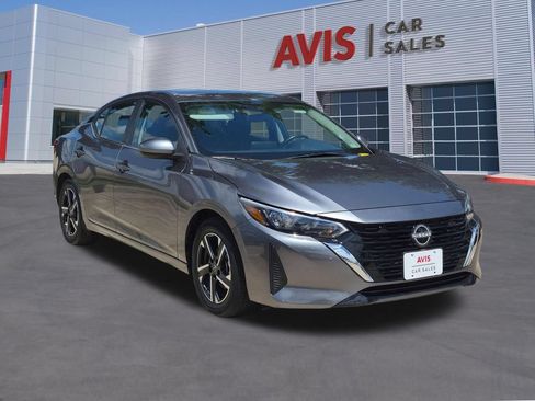 Used 2025 Nissan Sentra SV FWD image 3