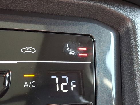 Certified 2024 Volkswagen Tiguan SE image 27