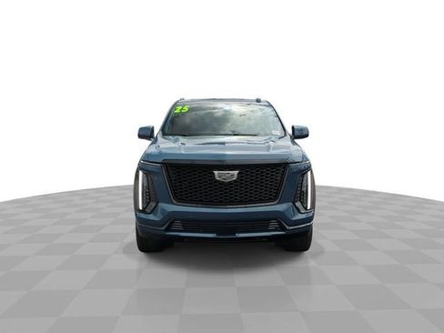 Used 2025 Cadillac Escalade Sport Platinum AWD/4WD image 4