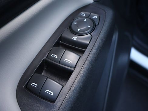 Used 2018 Chevrolet Equinox LS FWD image 6