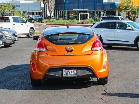 Used 2016 Hyundai Veloster image 9