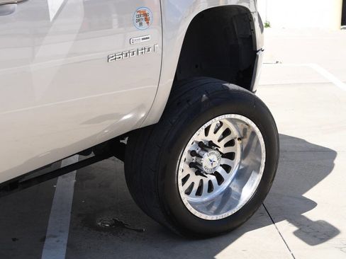 Used 2009 GMC Sierra 2500 SLT w/ SLT Convenience Package image 22