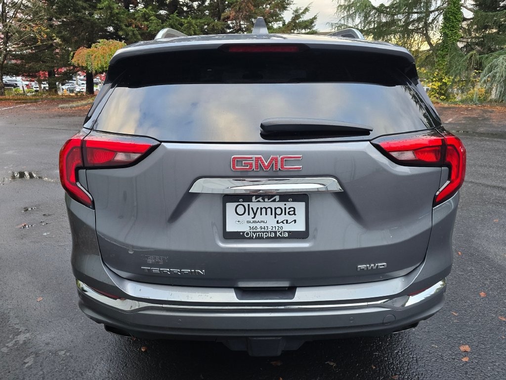 Used 2020 GMC Terrain Denali w/ Denali Premium Package AWD/4WD image 5