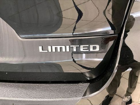 Used 2021 Jeep Grand Cherokee L Limited AWD/4WD image 30