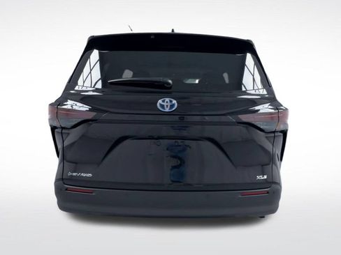 Certified 2025 Toyota Sienna XLE w/ XLE Plus Package AWD/4WD image 7