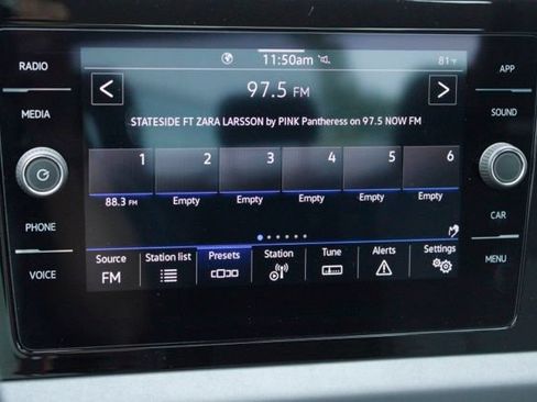 Used 2026 Volkswagen Jetta SE FWD image 22