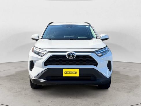 Used 2022 Toyota RAV4 XLE AWD/4WD image 8