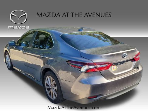 Used 2021 Toyota Camry LE FWD image 21