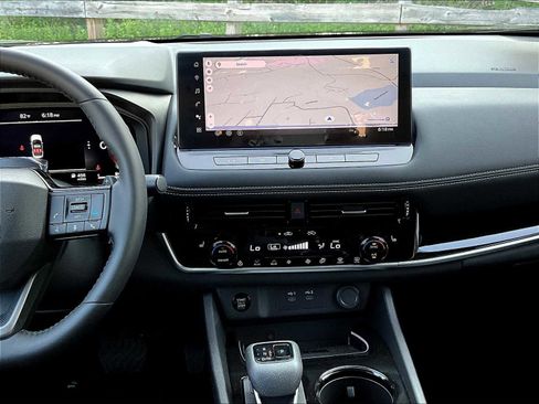 New 2025 Nissan Rogue SL w/ Tech Package image 13