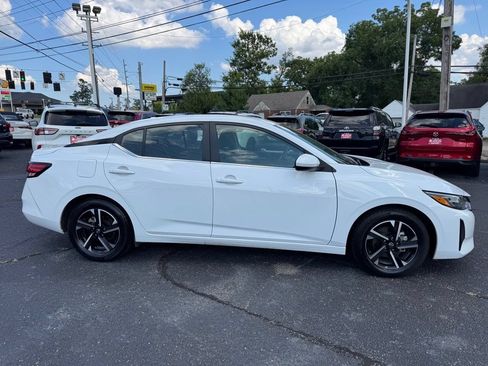 Used 2025 Nissan Sentra SV FWD image 5