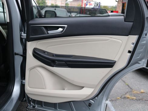 Used 2022 Ford Edge Titanium AWD/4WD image 31