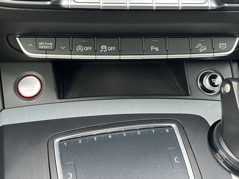 Used 2018 Audi SQ5 Premium Plus w/ Navigation Package image 26