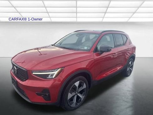 Certified 2023 Volvo XC40 B5 Plus w/ Climate Package image 22