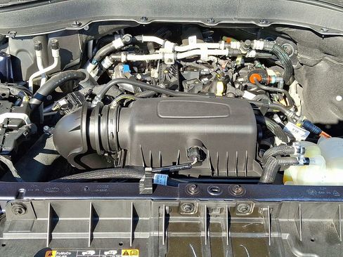 Used 2022 Ford Explorer XLT image 29