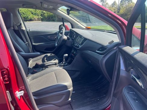 Used 2022 Buick Encore Preferred w/ Safety Package II AWD/4WD image 10