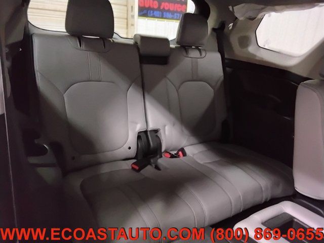 Used 2025 Honda Pilot Touring image 17