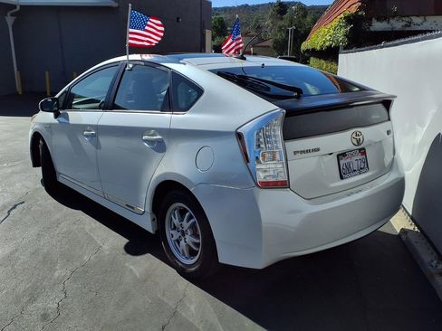 Used 2010 Toyota Prius Five image 5