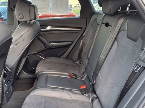 Used 2022 Audi SQ5 Premium w/ Convenience Package image 19