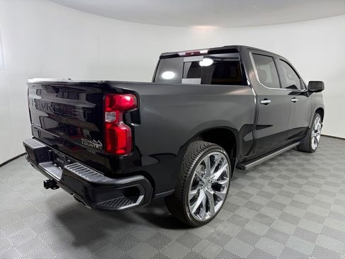 Used 2019 Chevrolet Silverado 1500 High Country w/ Technology Package AWD/4WD image 7