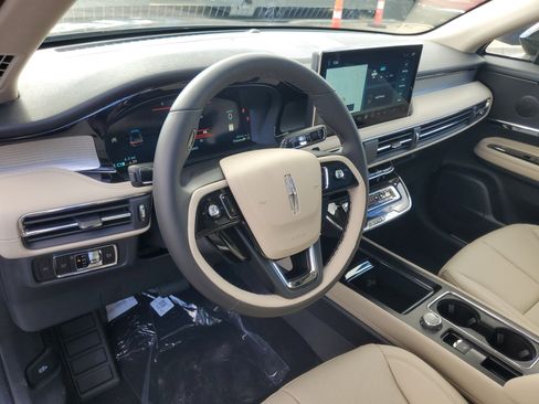 New 2026 Lincoln Corsair Premiere image 13