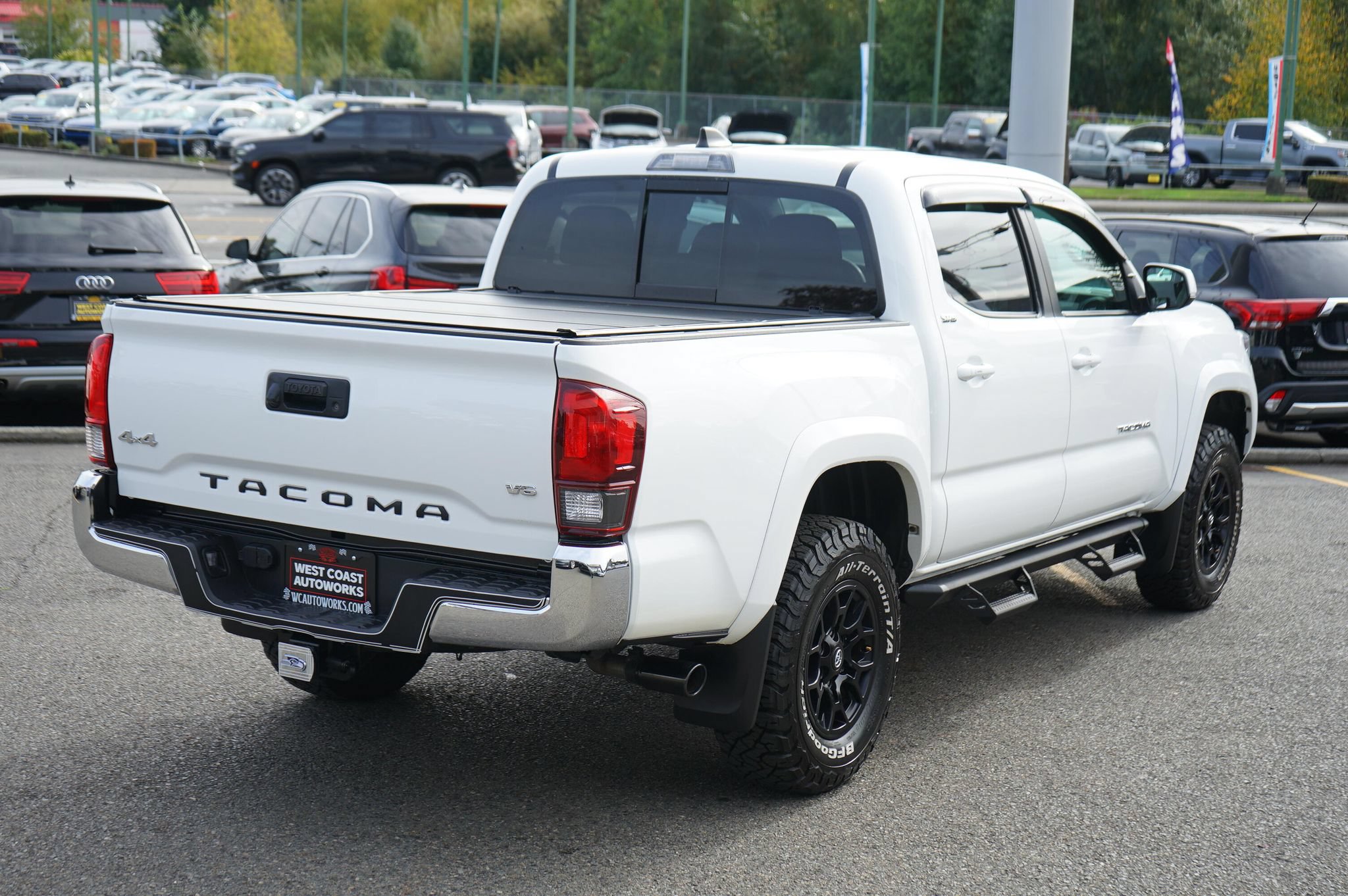 Used 2021 Toyota Tacoma SR5 AWD/4WD image 5