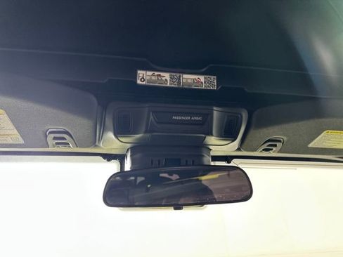 Used 2024 Jeep Wrangler Unlimited image 24