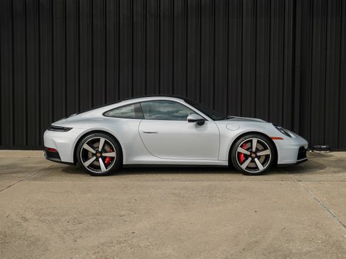 New 2026 Porsche 911 Carrera 4S image 13