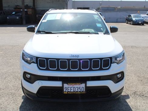 Used 2022 Jeep Compass Latitude FWD image 2