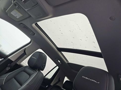 Used 2026 GMC Terrain Denali image 9