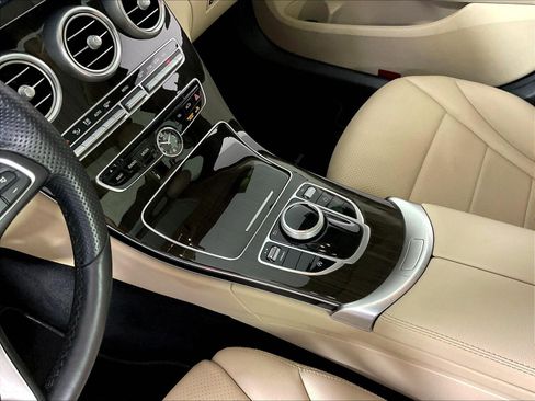 Used 2017 Mercedes-Benz C 300 4MATIC Sedan image 18