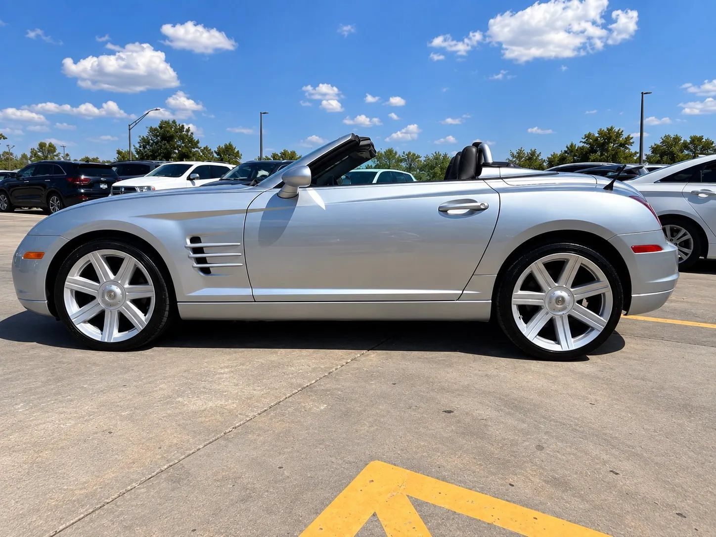 Used 2007 Chrysler Crossfire Limited RWD image 6