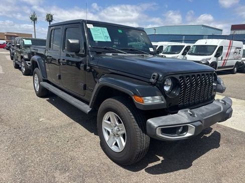 Used 2022 Jeep Gladiator Sport AWD/4WD image 3