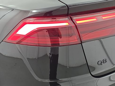 Used 2025 Audi Q8 Prestige image 33