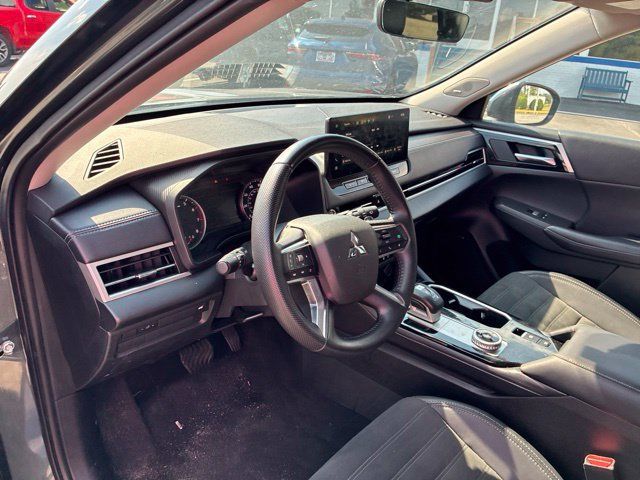 Used 2025 Mitsubishi Outlander SE FWD image 72