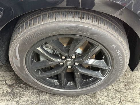 New 2024 Land Rover Range Rover Velar Dynamic SE image 7