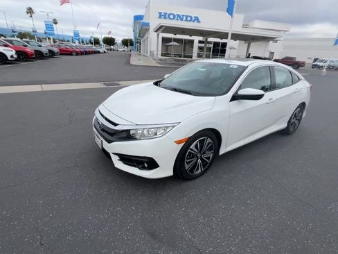Used 2017 Honda Civic EX-T image 4