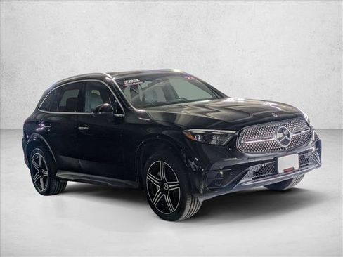 Used 2023 Mercedes-Benz GLC 300 image 3