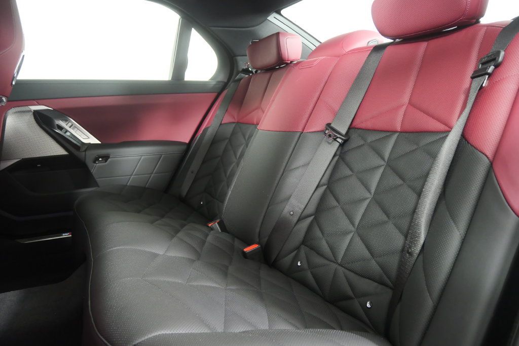 Certified 2026 BMW 740i RWD image 16