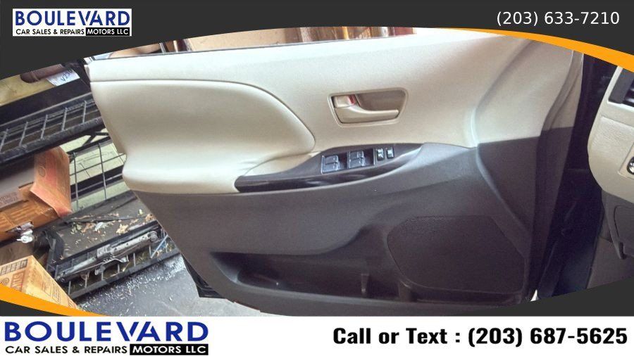 Used 2011 Toyota Sienna FWD image 22