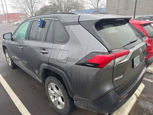Used 2019 Toyota RAV4 XLE image 2