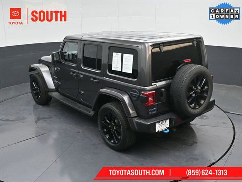 Used 2022 Jeep Wrangler Unlimited Sahara image 47