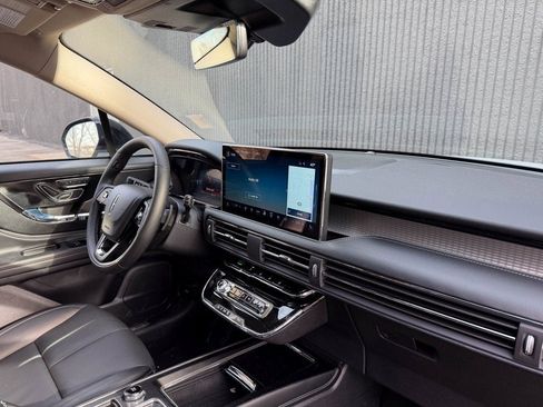 New 2026 Lincoln Corsair Premiere image 21