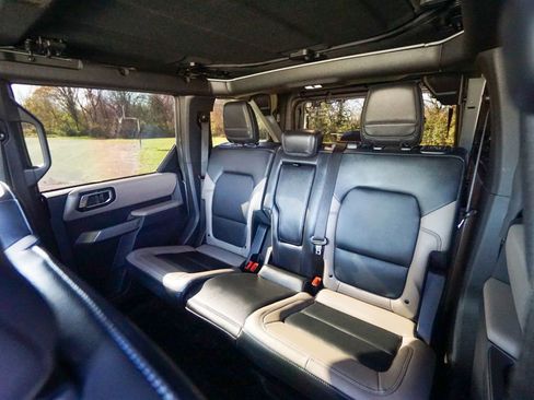 Used 2023 Ford Bronco Wildtrak image 31