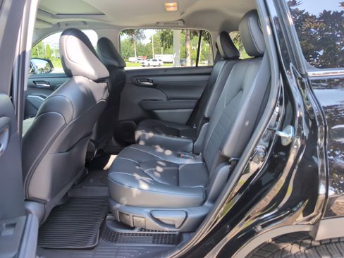 Certified 2026 Toyota Highlander XLE AWD/4WD image 31