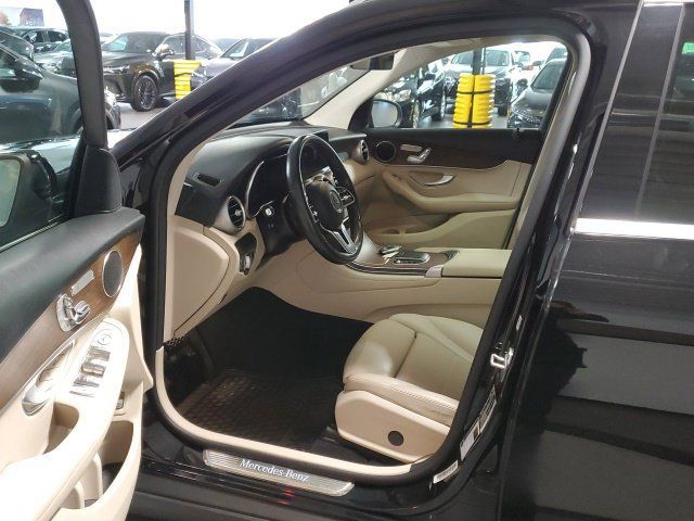 Used 2021 Mercedes-Benz GLC 300 4MATIC image 19