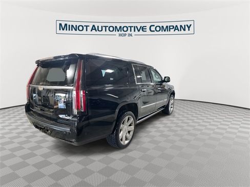 Used 2017 Cadillac Escalade ESV Premium Luxury image 8