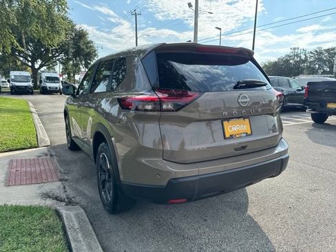Used 2025 Nissan Rogue SV AWD/4WD image 5