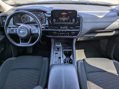 Certified 2025 Nissan Pathfinder SV image 16